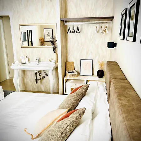 Bed & Breakfast Lucentum 4*