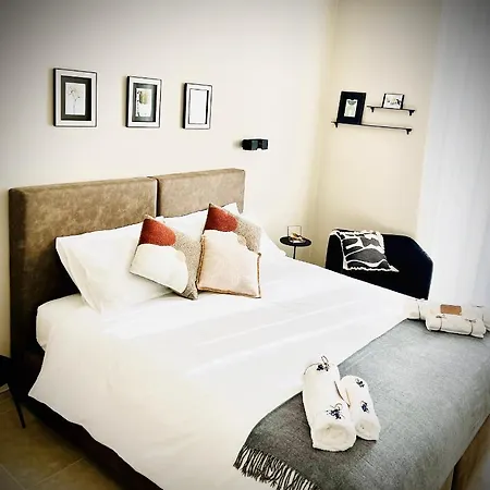 לינה וארוחת בוקר Lucentum 4*