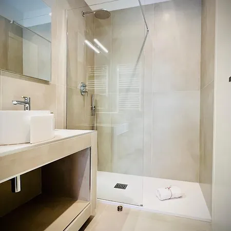 Lucentum 4* פראטו