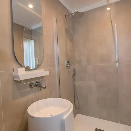 לינה וארוחת בוקר Lucentum פראטו